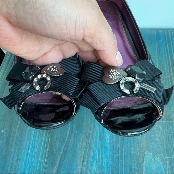 Coach Black Patent Wedge Heels Size 6 | Bow Charm Peep Toe Shoes - Picture 13 of 16